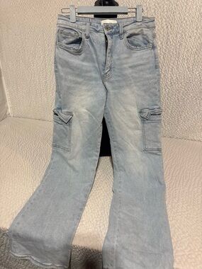 Light Wash Wide Leg Cargo Jeans - Women